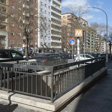 Easytravelapartmentroma Central Apartment *