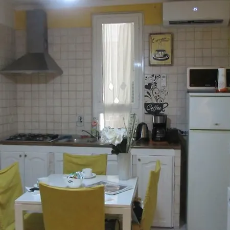 Easytravelapartmentroma Central Apartment *