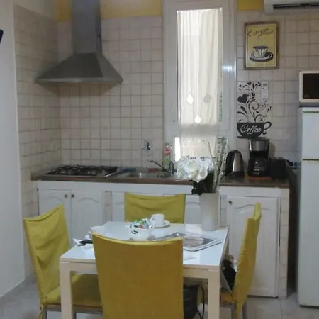 Easytravelapartmentroma Central Apartment